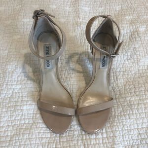 Steve Madden Realove nude patent heels